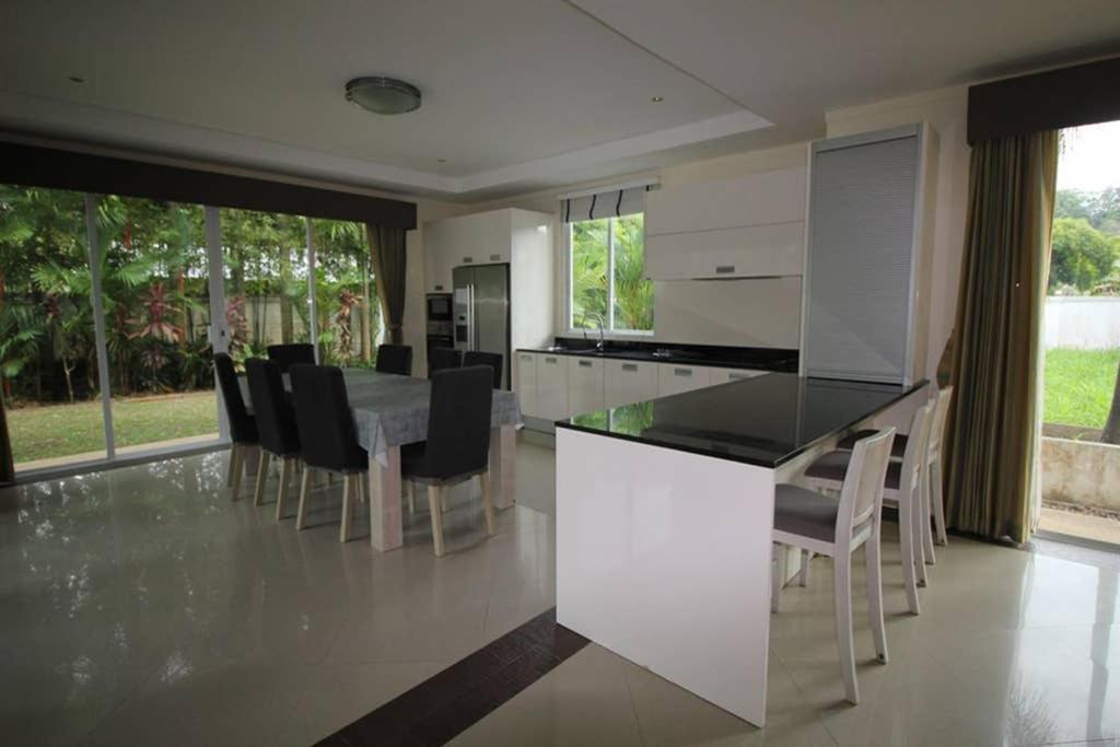 4 Bedroom Villa Kamala Beach Phuket Exteriör bild