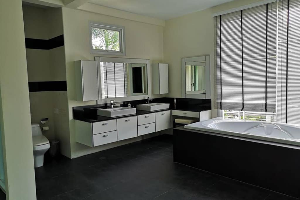 4 Bedroom Villa Kamala Beach Phuket Exteriör bild
